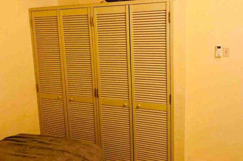 The Rest Stop Front- 15 mins from MBJ/24hr Security