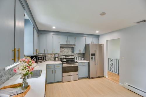 Middletown Vacation Rental 2 Mi to Beach! in Middletown, USA