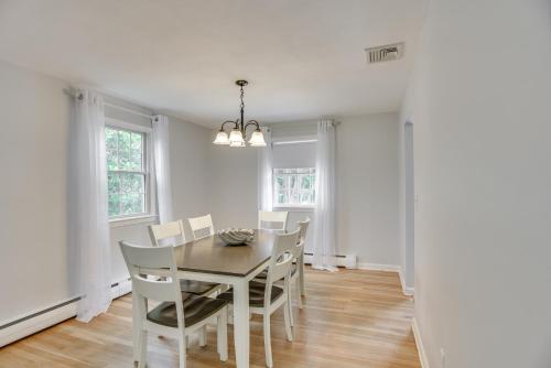 Middletown Vacation Rental 2 Mi to Beach! in Middletown, USA