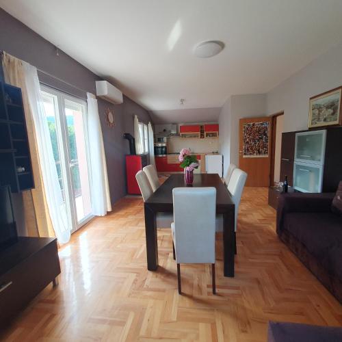 Koplietošanas atpūtas telpa ar TV, Apartman Neva in Lučane