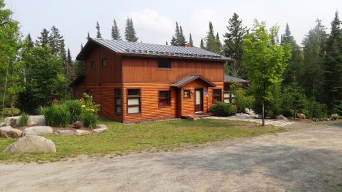 Le Grand R - Accommodation - Saint-Donat-de-Montcalm