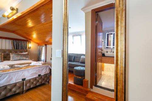 Comfort Triple Room image 7