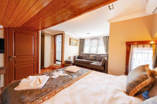 Comfort Triple Room image 5