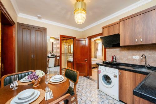 Deluxe Apartment room in Brown Mansion Oldcity