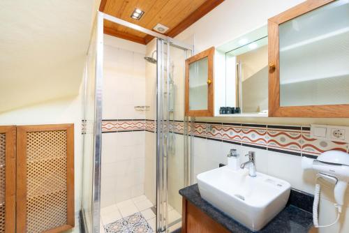 Deluxe Apartment image 2