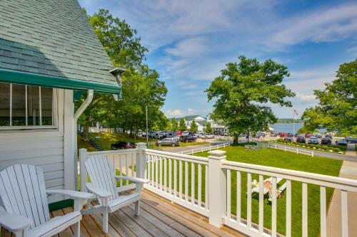Portage Lake Condo with Deck and Pool Access! in Onekama, USA