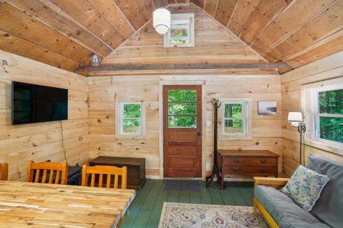 Gloversville Retreat with Patio and Lake Access! in Gloversville, USA