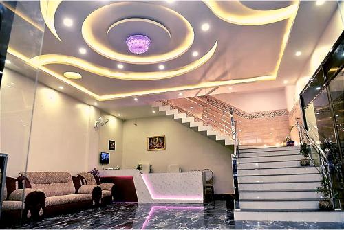 Elegance Hotel & Banquet photo