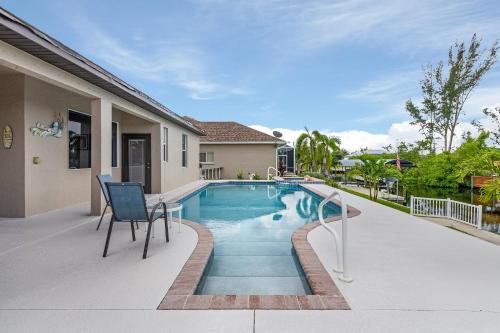 Gulf Access, Heated Pool, Sleeps 6 - Villa Peaceful Palms - Roelens Vacations