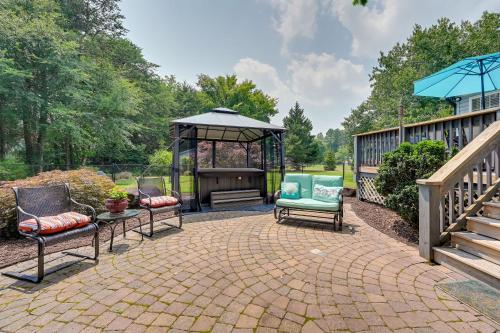 Family Home on 1 Acre with Pool about 11 Mi to Greensboro