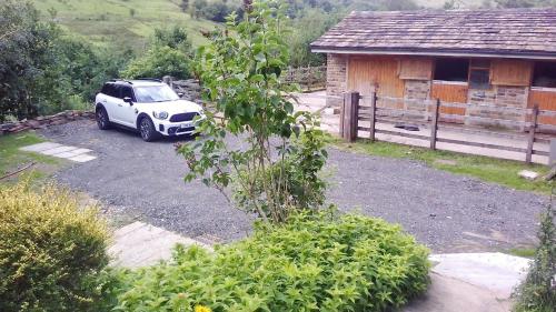 Millstone cottage in Grains Bar