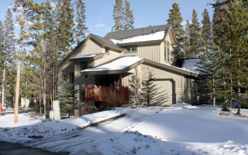 White Wolf #890 - Great Home with Private Outdoor Hot Tub - Shuttle to Slopes - image 12