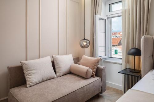 Double or Twin Room image 4