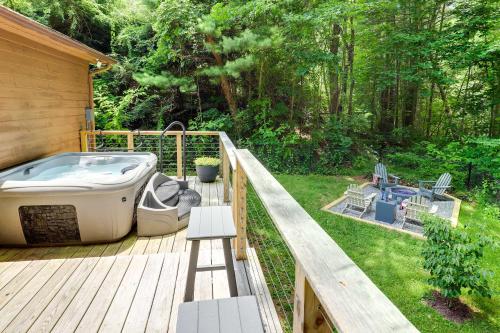 Modern Home with Hot Tub and Deck in Asheville! in Asheville, USA