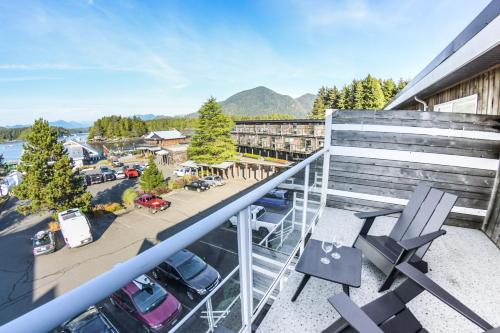 Tofino Resort + Marina - Accommodation - Tofino