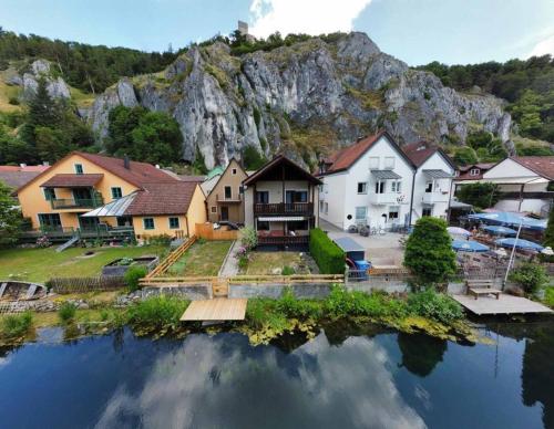 Ferienhaus am blauen Wasser - Essing