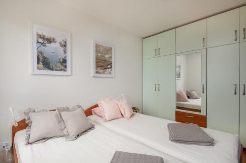 Maki Apartments - image 13