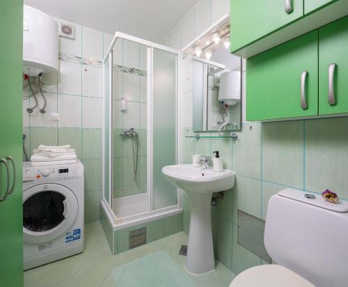 Maki Apartments - image 12