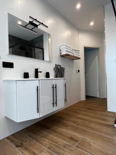 Fürdőszoba, Ferienwohnung zum Scheibe-See in Hoyerswerda