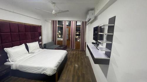 B&B Srinagar - HOTEL SENORITA - Bed and Breakfast Srinagar