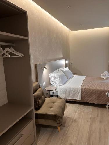 Deluxe Triple Room image 5
