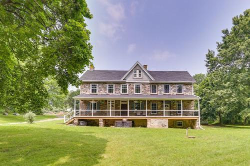 Spacious Country Home in Coatesville on Old Ranch! in Coatesville, USA