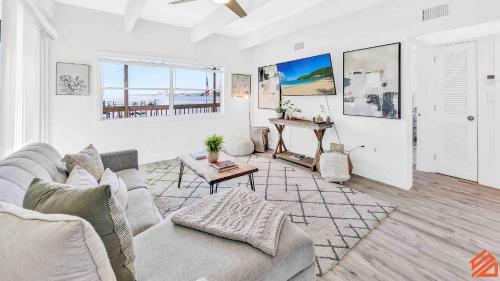Experience Okaloosa Island 2BR Waterfront Condo