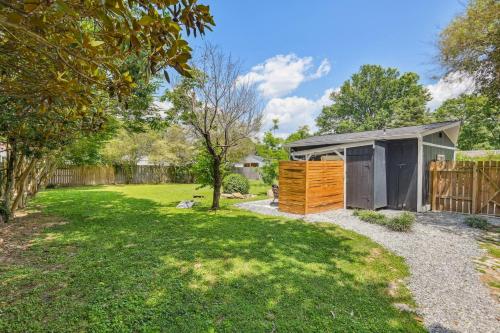 1 Mi to Downtown Franklin Bright Studio with Patio! in Franklin, USA