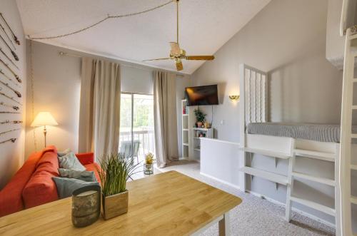 Sunny Huntsville Retreat with Boat Launch Access! in Huntsville, USA