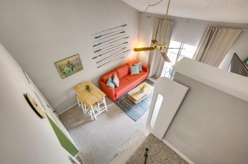 Sunny Huntsville Retreat with Boat Launch Access! in Huntsville, USA