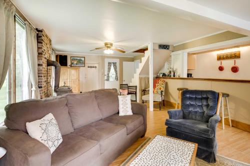 Peaceful Fishermans Paradise with Deck and Fire Pit! - image 6
