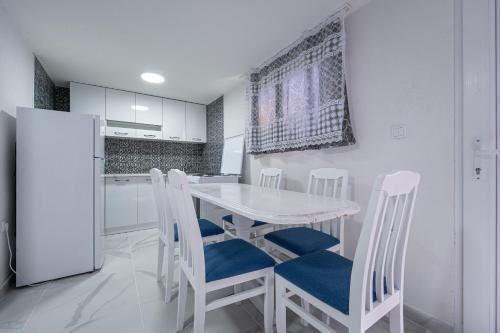 Dapur, Stojkovic Family Apartments in Tivat