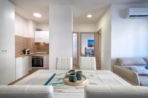 Pufferfish Apartment with private terrace