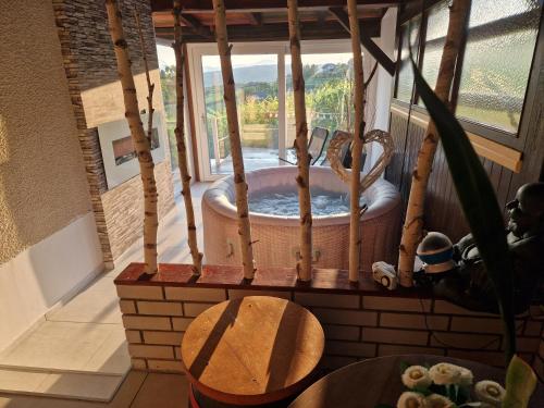 Vineyard Holidays Cottage with Jacuzzi