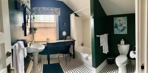 Bayberry Inn B&B and Oregon Wellness Retreat – Ashland, OR