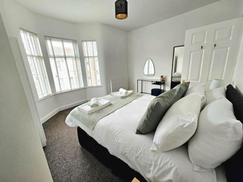 Entire house, Waterloo, free street parking in Crosby