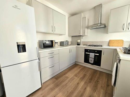 Kitchen, Entire house, Waterloo, free street parking in Crosby