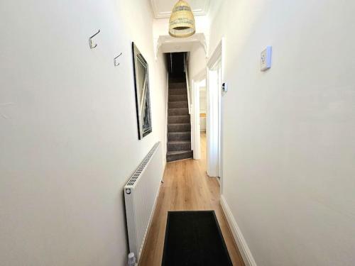 Entire house, Waterloo, free street parking in Crosby