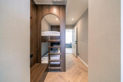Family Room image 5