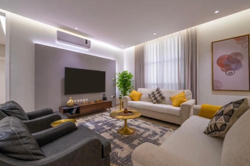 Luxurious Three Bedroom Apartment North of Riyadh شقة فخمة مكونة من ثلاث غرف نوم شمال الرياض