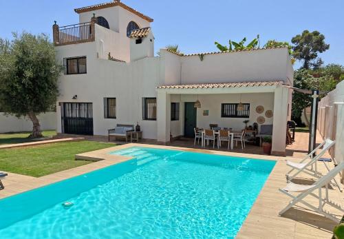 . Villa Guadaira, holiday house with pool in Seville southern Spain