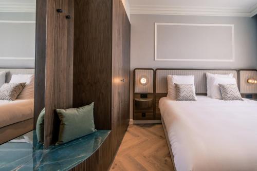 Comfort Room Front image 5