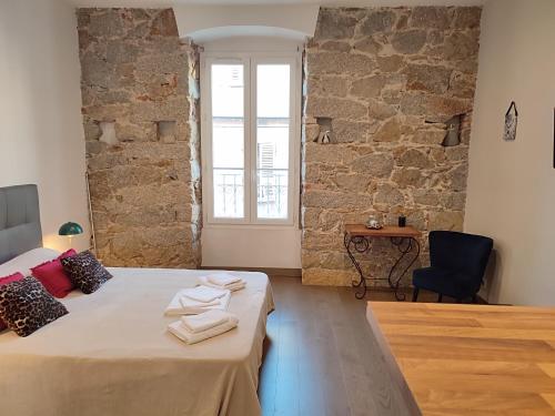 Studio de 25m2 - Extra centre - À 5 min à pied des plages - Commerces et restaurants sur place - Clim - Wifi - EXCEPTIONNEL