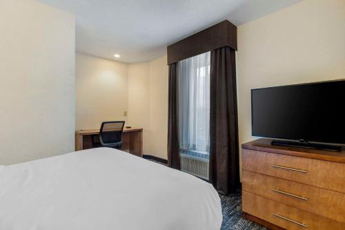 Holiday Inn Express & Suites Keystone an IHG Hotel - image 2