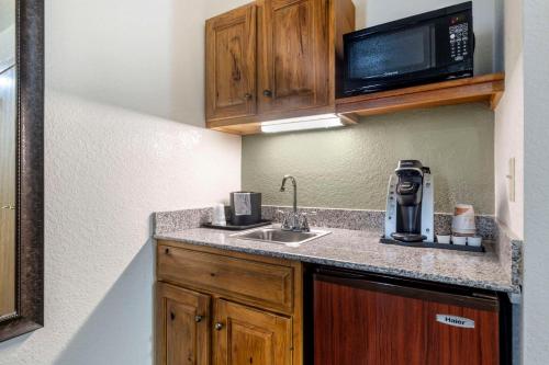 Holiday Inn Express & Suites Keystone an IHG Hotel - image 14