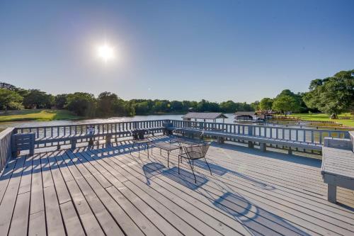 Mabank Lake Home with Dock Near Golf and Antiquing in Mabank, USA
