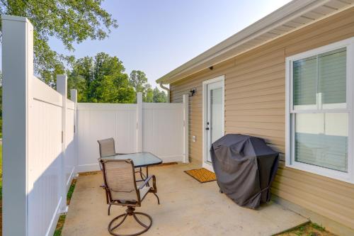 Charming Newnan Getaway - 2 Mi to Newnan Square!