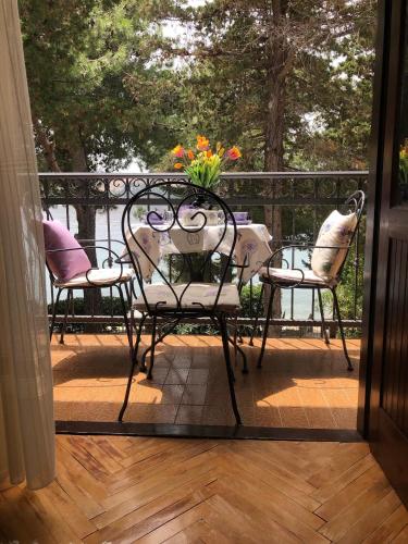 Two-Bedroom Apartment with Terrace and Sea View image 3