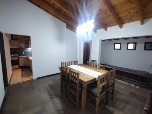 Casa residencial con pileta in Las Heras