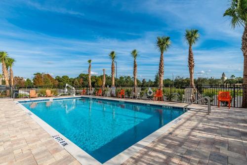 Swimming pool, SPOT X Hotel Orlando/Intl Dr by The Red Collection in Lake Bryan